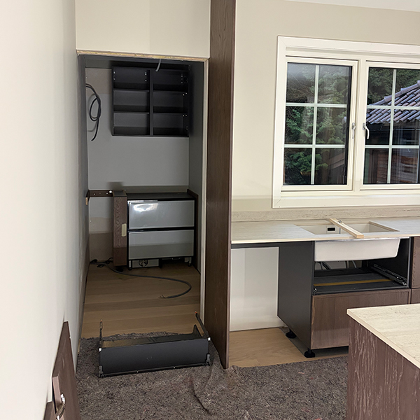 levering og montering
